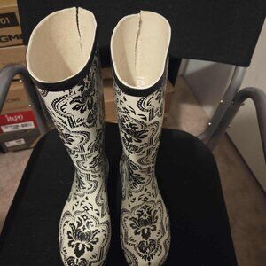 Nomads Women Pull-on rain boots size 9